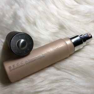 Becca Liquid Highlighter in Moonlight